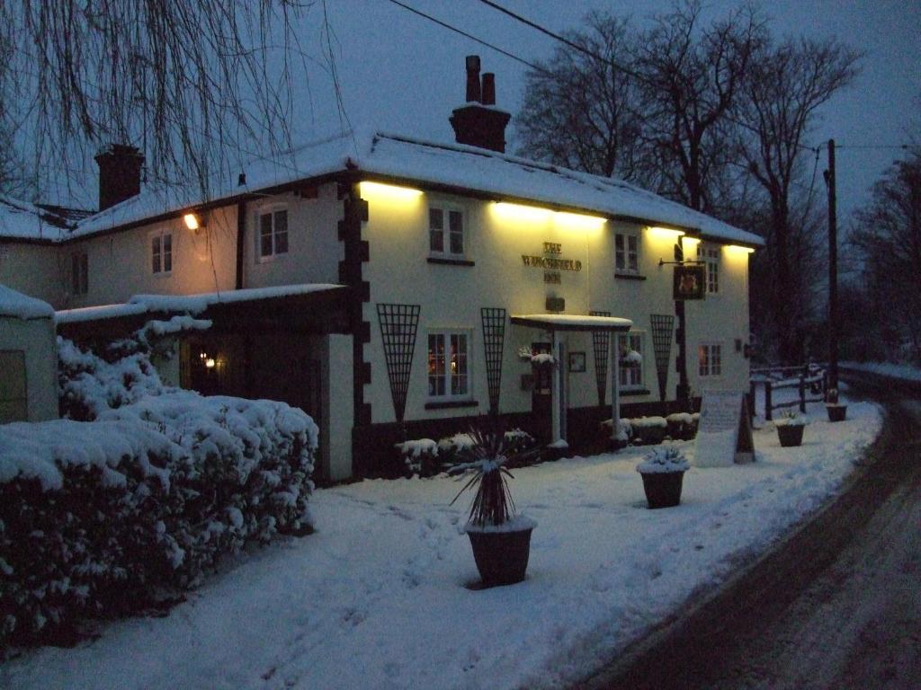 The Winchfield Inn Bagian luar foto